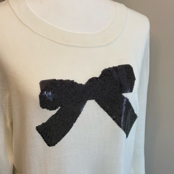 NWOT New York & Company Abstract Bow Sweater - Size XL - Picture 3 of 7